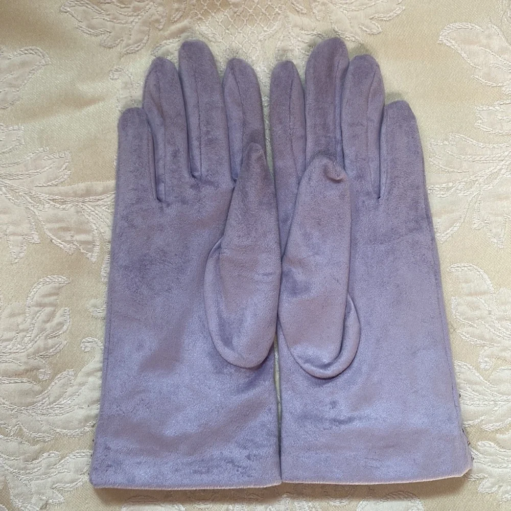 NWOT Beautiful Lavender Beaded Evening gloves - Picture 2 of 4